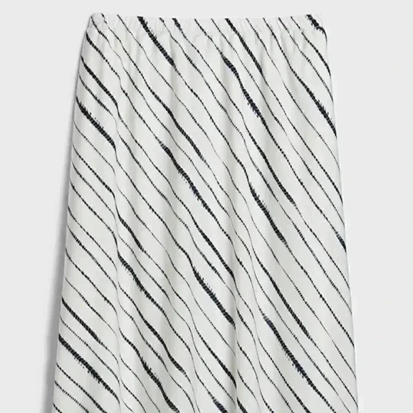 Banana Republic Satin Off White/Navy Midi Skirt sz XL - Picture 7 of 9